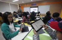 تبلت جانشین کتاب در مدارس ژاپن می‌شود