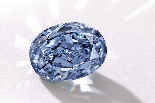 از الماس آبی چه می‌دانید؟