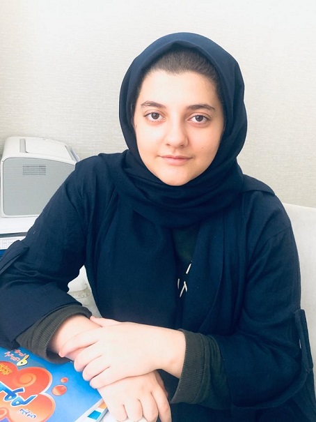 گفت‌وگو با مانیا سرتیپی، کلاس نهم از تهران