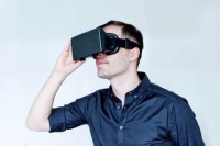 ساخت نمایشگرهای واقعیت مجازی برای تطابق با دید