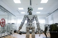 کمک گرفتن روس‌ها از ربات‌های انسان‌نما در سفرهای فضایی