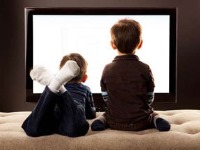 تماشای بیش ازدو ساعت تلویزیون سبب افزایش فشار خون کودکان میشود