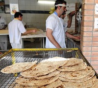 هر ایرانی در سال به طور میانگین 130 کیلوگرم نان می‌خورد.