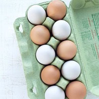 آیا تخم مرغ‌های قهوه ای سالم‌تر از تخم مرغ سفید هستند؟