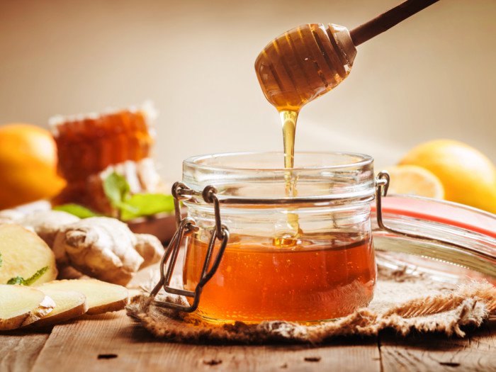 بهترین و طبیعی‌ترین روش درمانی گلو درد +7 خاصیت شگفت‌انگیز عسل