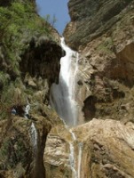 نوژیان، آبشاری زیبا در کوه تاف