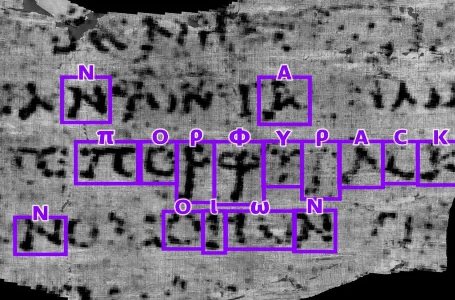 رمزگشایی طومار باستانی توسط یک جوان