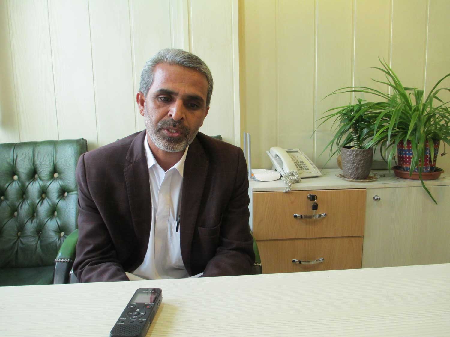 نظرمحمد اربابی، مدیر مدرسه‌ی نمونه‌دولتی شهید مطهری شهر سراوان